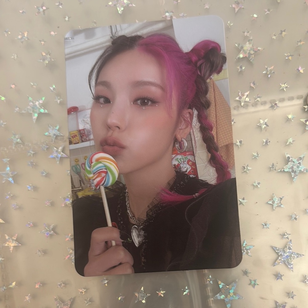 VALUABLE YeJi ITZY Crazy In Love Photo Card